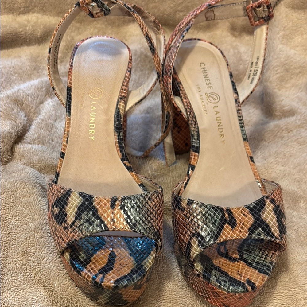 Chinese Laundry Multicolor Snakeskin Sandals - 7.5
